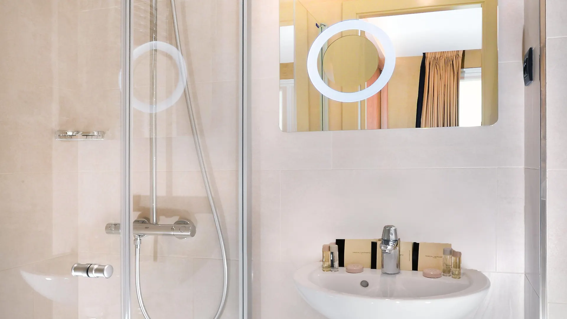Hotel Dalila Paris 3*,  France
