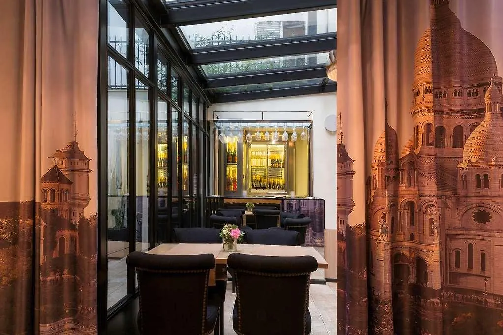 ***  Hotel Dalila Paris France