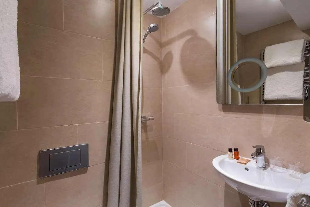 Hotel Dalila Paris 3*,